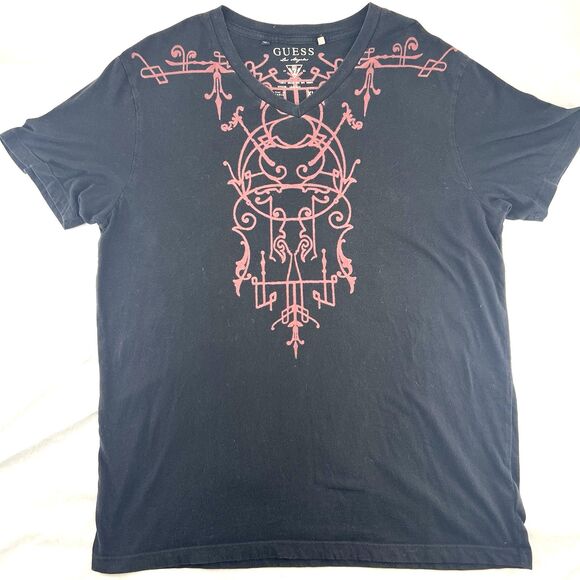 Guess men's v-neck t-shirt with an ornate graphic design XL - Picture 1 of 10
